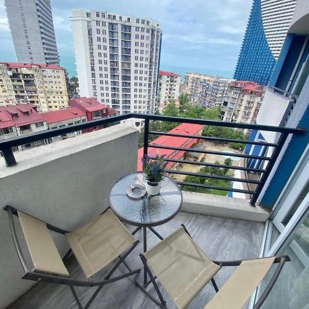 Real Palace Apartment Батуми Экстерьер фото