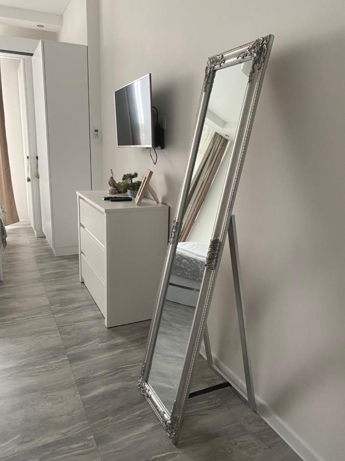 Real Palace Apartment Батуми Экстерьер фото