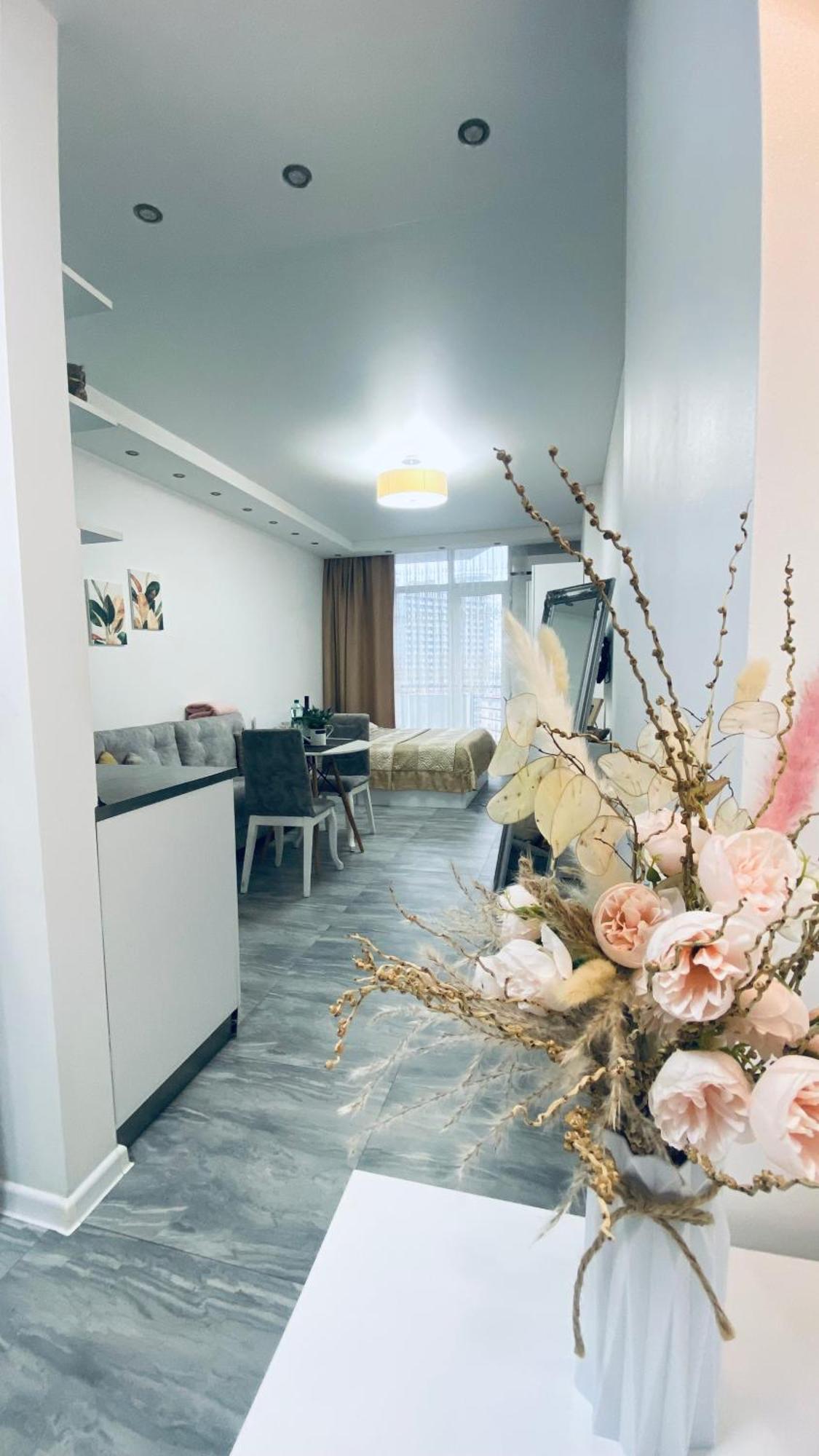 Real Palace Apartment Батуми Экстерьер фото